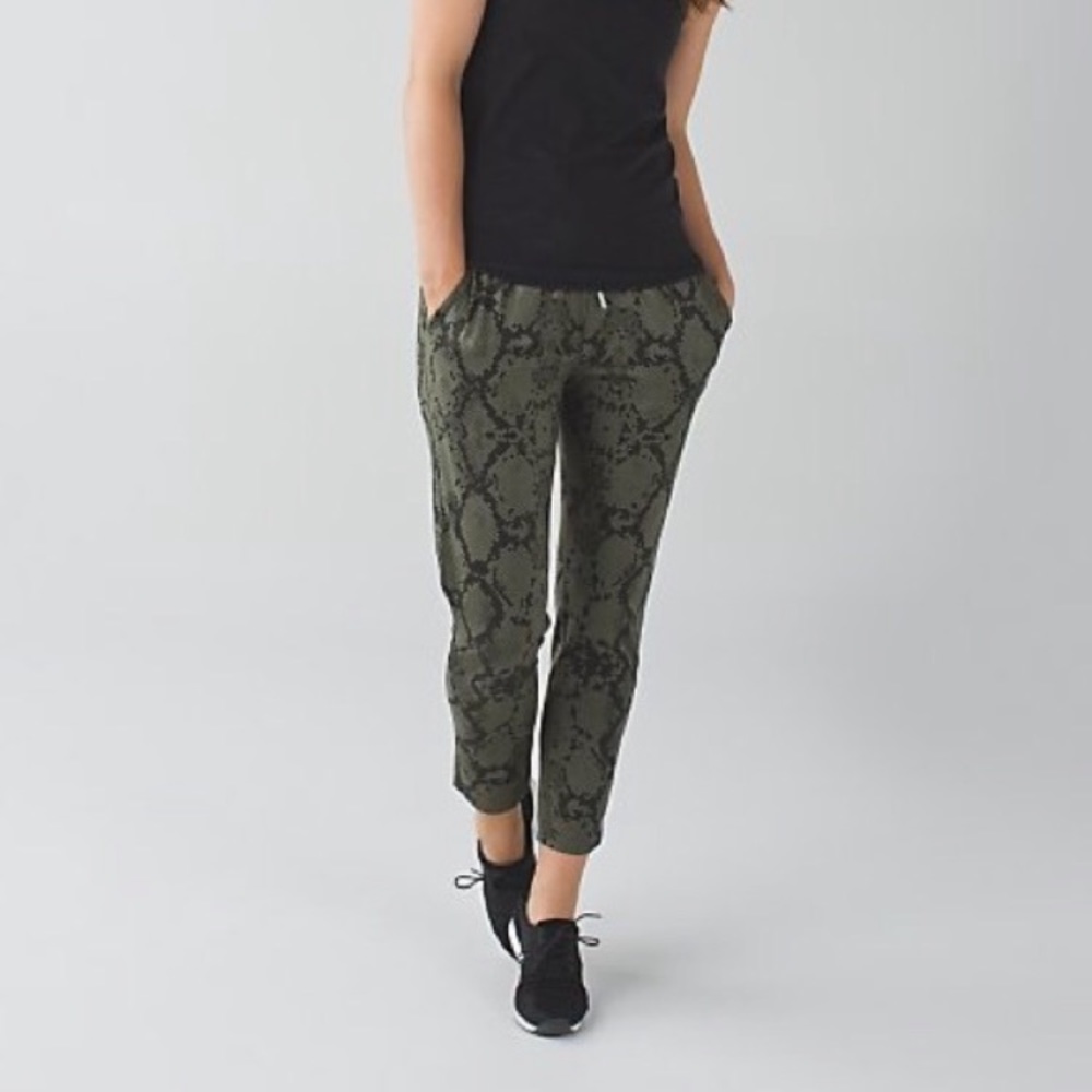 NWOT Lululemon Jet Crop Slim Pant